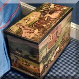 D11. Noah's Ark decorative box. 